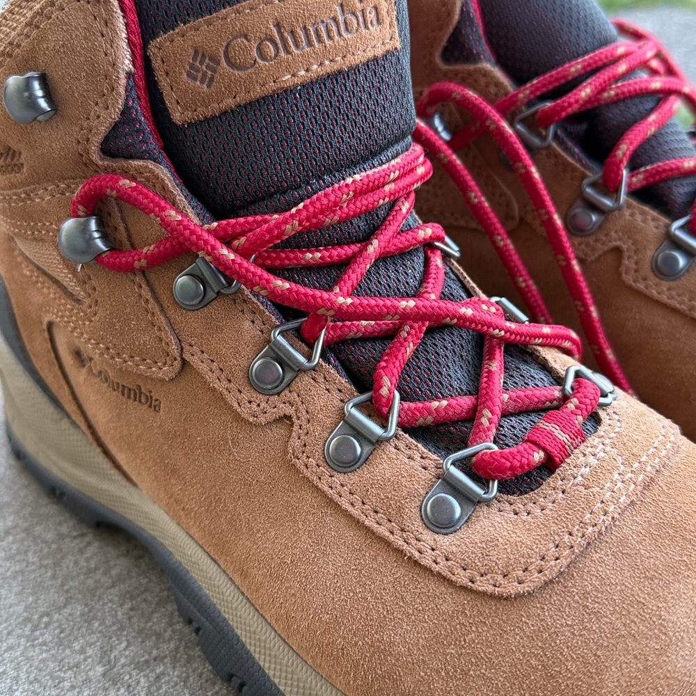 COLUMBIA Newton Ridge Waterproof Hiking Boots NWOB Size 7.5 - Picture 2 of 15